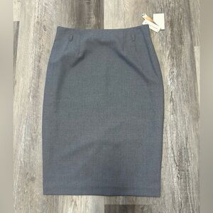 NWT Amanda And Chelsea Stretch Navy Skirt Size 6